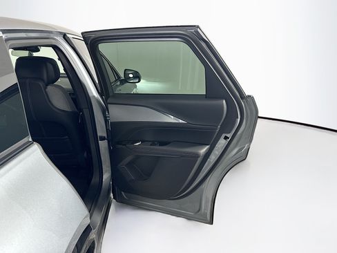 Used 2024 Cadillac Lyriq Tech RWD image 33