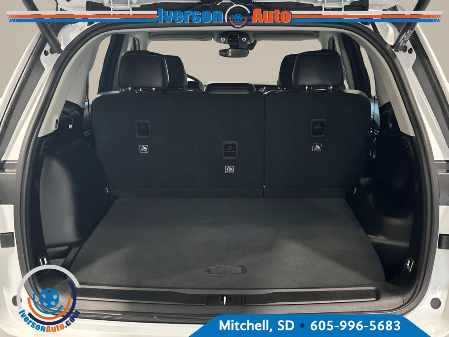 Used 2023 Jeep Grand Cherokee Limited AWD/4WD image 32