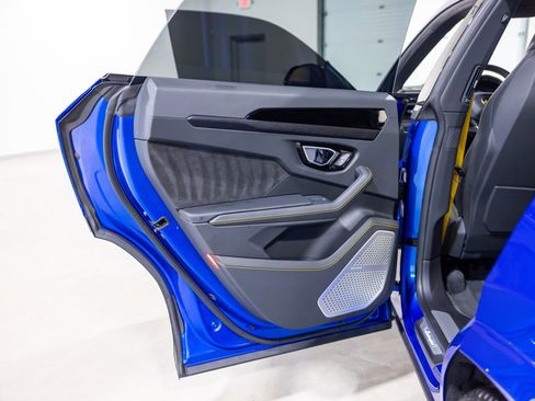 Used 2022 Lamborghini Urus image 29