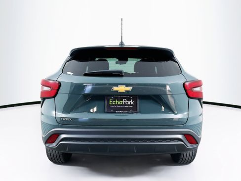 Used 2025 Chevrolet Trax LS image 7