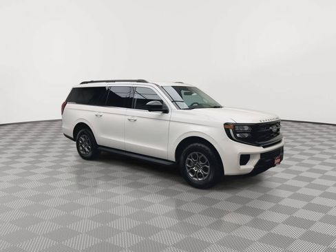 Used 2025 Ford Expedition Max Active AWD/4WD image 35