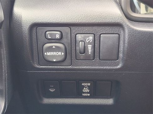 Used 2025 Chevrolet Traverse High Country FWD image 22
