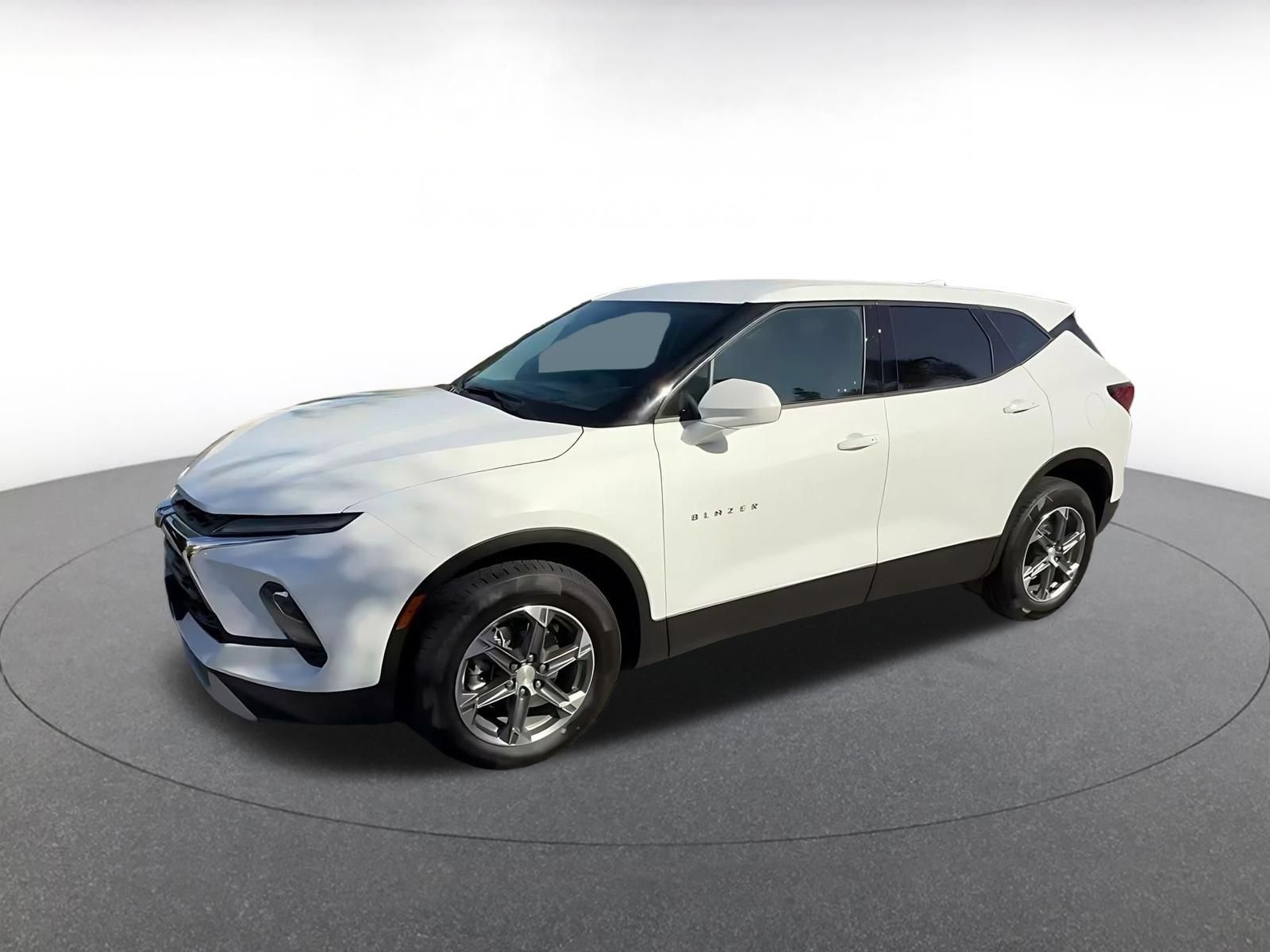 Used 2025 Chevrolet Blazer LT FWD image 7