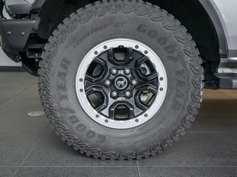 Used 2022 Ford Bronco Badlands w/ Sasquatch Package image 11