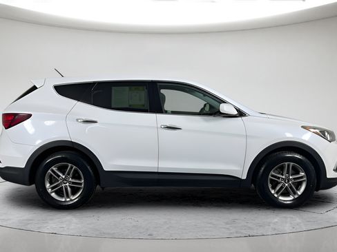 Used 2018 Hyundai Santa Fe Sport AWD/4WD image 2