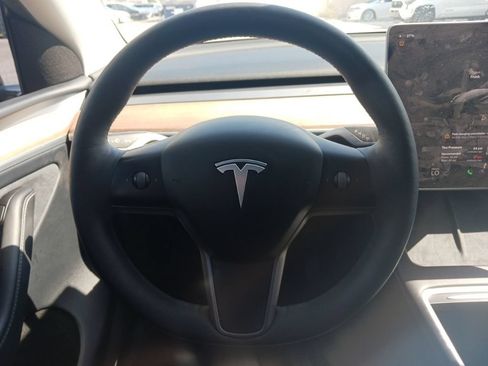 Used 2024 Tesla Model Y Long Range AWD/4WD image 22
