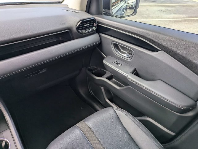 Used 2025 Honda Pilot Touring image 19