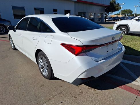 Used 2022 Toyota Avalon XLE image 4