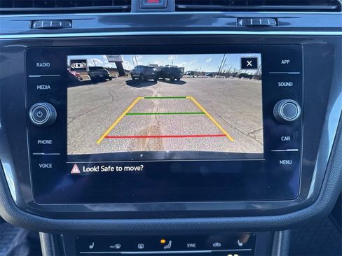 Used 2022 Volkswagen Tiguan SE R-Line image 19