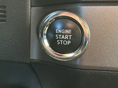 Certified 2018 Toyota Tacoma TRD Sport w/ Technology Package image 25