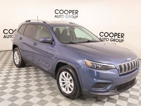Used 2020 Jeep Cherokee Latitude w/ Cold Weather Group image 1