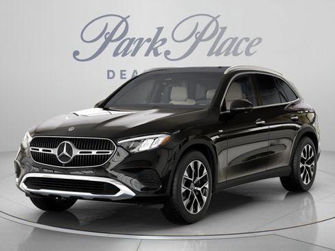 Used 2025 Mercedes-Benz GLC 350e 4MATIC image 39