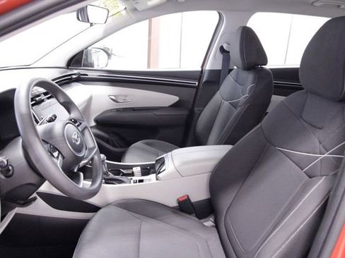 Used 2023 Hyundai Tucson SE image 14