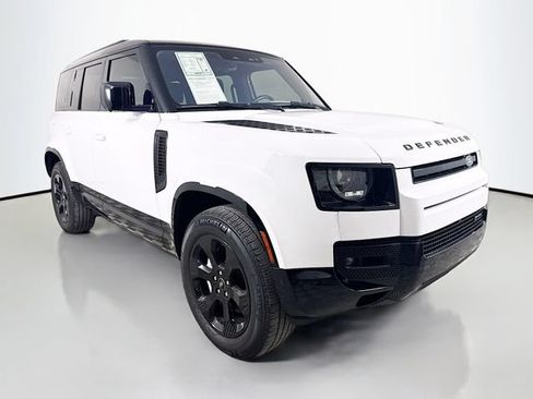 Used 2022 Land Rover Defender 110 X-Dynamic HSE AWD/4WD image 3