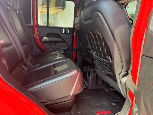 Used 2020 Jeep Gladiator Rubicon AWD/4WD image 9