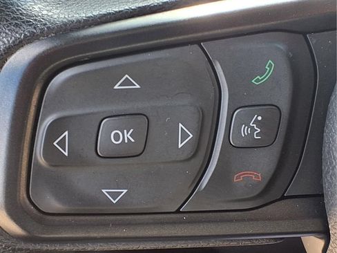 Used 2024 Jeep Gladiator Sport AWD/4WD image 15