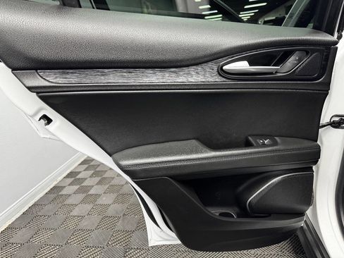 Used 2023 Alfa Romeo Stelvio Sprint image 43