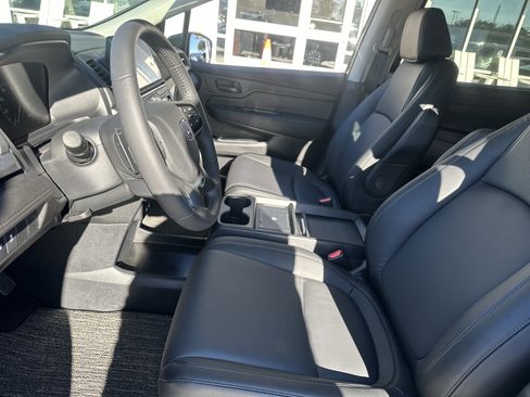 Used 2026 Honda Odyssey EX-L image 10