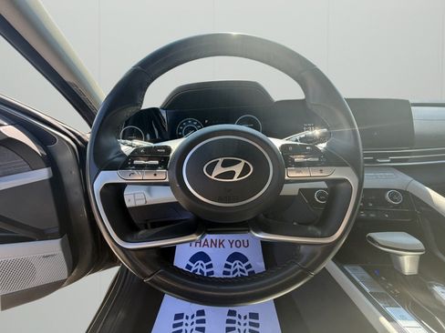 Used 2024 Hyundai Elantra Limited FWD image 18