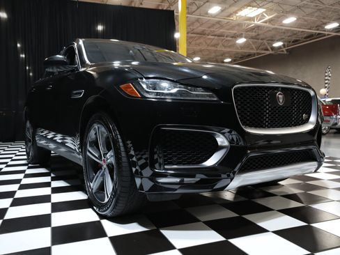 Used 2017 Jaguar F-PACE S AWD/4WD image 15