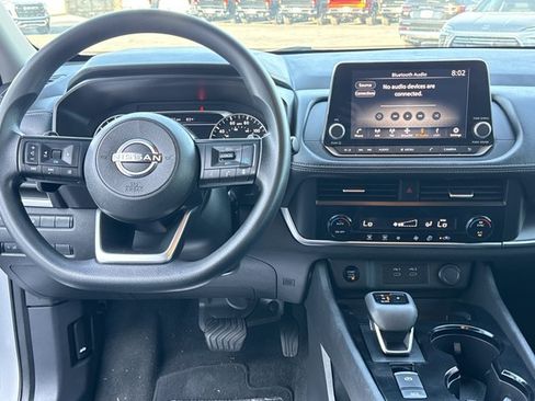 Used 2024 Nissan Rogue SV FWD image 7