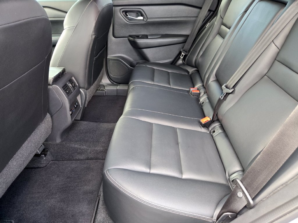 Certified 2024 Nissan Rogue SL w/ SL Premium Package FWD image 13