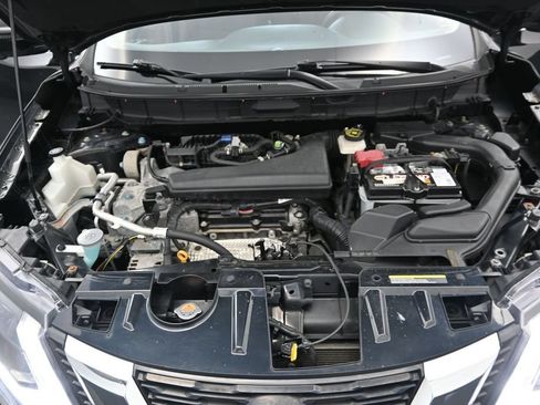 Used 2018 Nissan Rogue SV w/ Premium Package AWD/4WD image 12