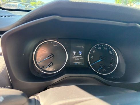 Certified 2022 Toyota RAV4 XLE Premium AWD/4WD image 11