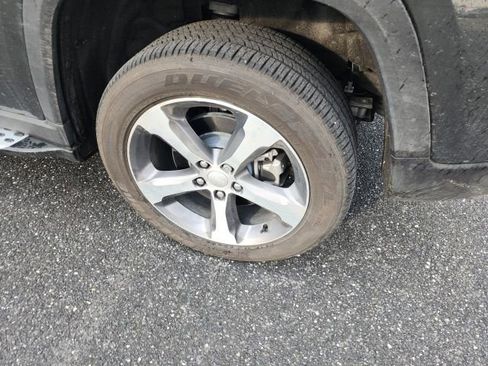 Used 2024 Jeep Grand Cherokee Limited 4xe w/ Trailer Tow Package image 9