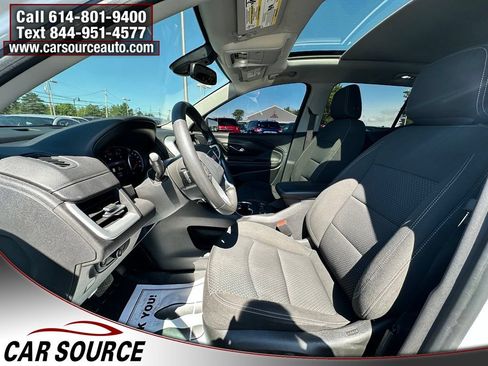 Used 2022 GMC Terrain SLE w/ Driver Convenience Package FWD image 9