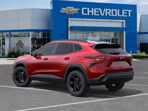 New 2026 Chevrolet Trax LT w/ Driver Confidence Package FWD image 3