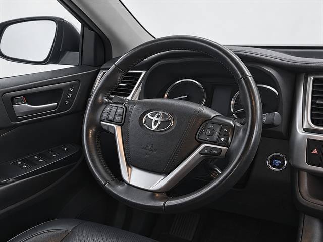 Used 2019 Toyota Highlander Limited Platinum AWD/4WD image 19