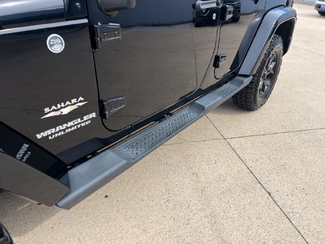 Used 2013 Jeep Wrangler Unlimited Sahara w/ Connectivity Group AWD/4WD image 10