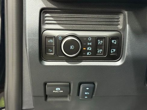 Used 2026 Ford F450 Platinum w/ FX4 Off-Road Package image 32