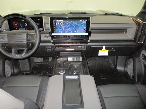 New 2025 GMC Hummer EV 3X w/ LPO, Dark Essentials Package image 33