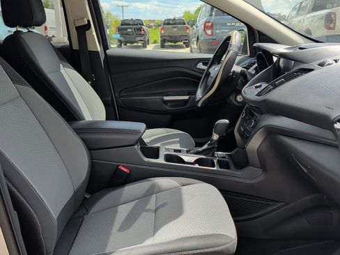 Used 2017 Ford Escape SE w/ Equipment Group 201A FWD image 32