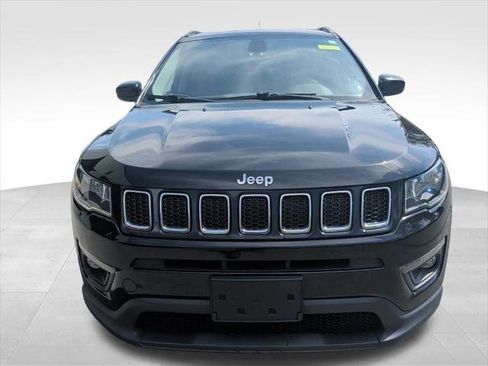 Certified 2020 Jeep Compass Latitude w/ Cold Weather Group AWD/4WD image 9