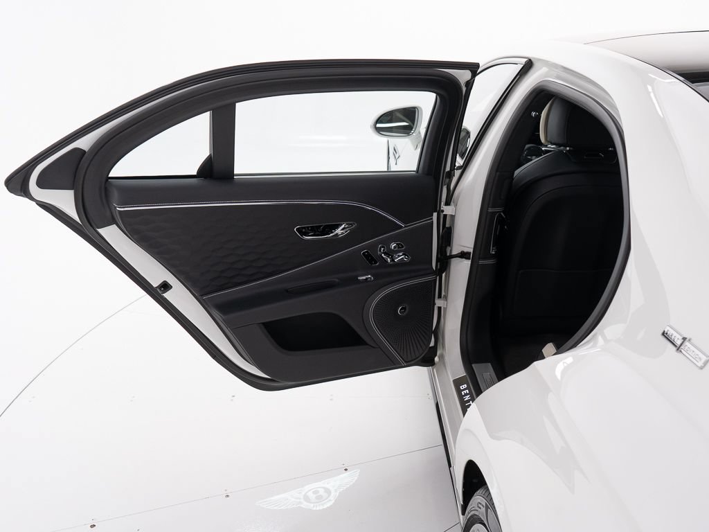 Used 2025 Bentley Flying Spur Plug-In Hybrid AWD/4WD image 21