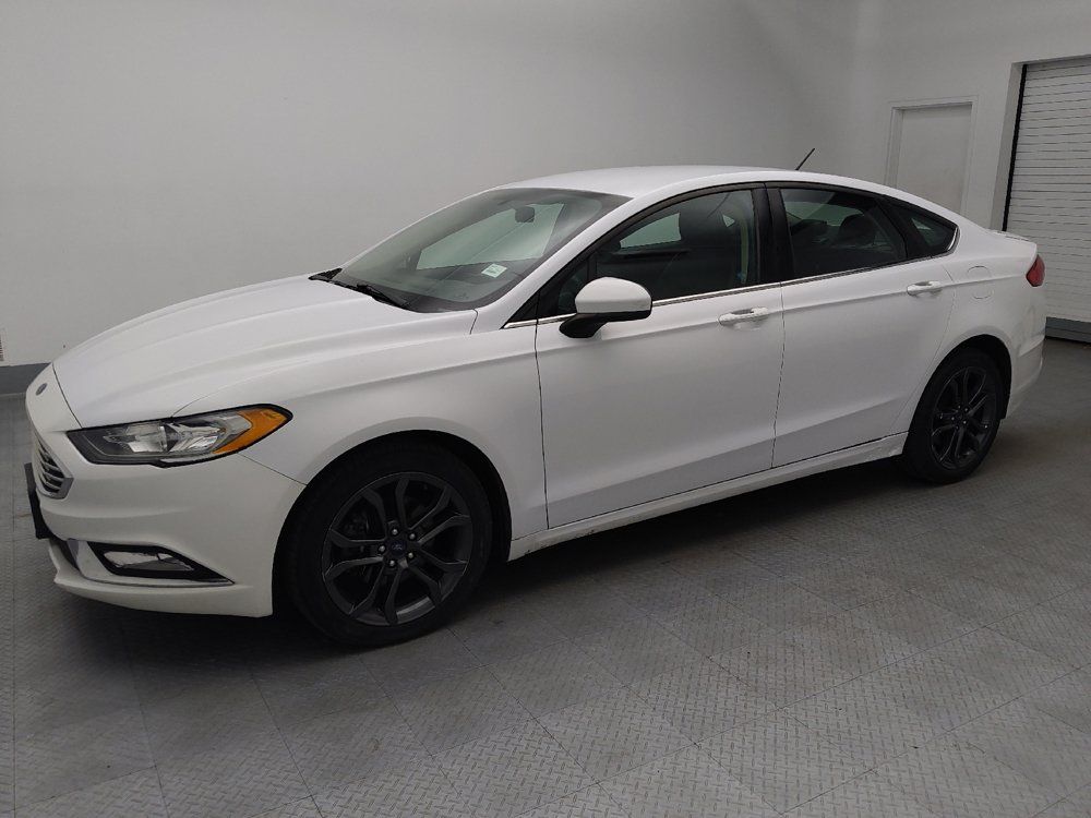 Used 2018 Ford Fusion SE w/ Equipment Group 201A AWD/4WD image 2