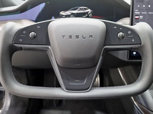 Used 2022 Tesla Model S image 14