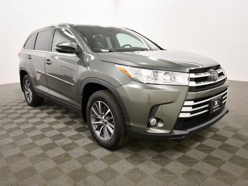 Used 2019 Toyota Highlander XLE w/ Protection Package #3 AWD/4WD image 10