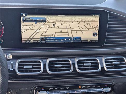 New 2026 Mercedes-Benz GLS 580 4MATIC image 11