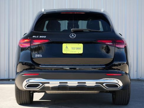 Used 2023 Mercedes-Benz GLC 300 w/ Exclusive Trim Package image 10