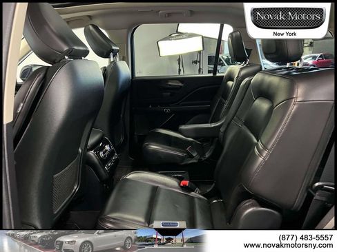 Used 2022 Lincoln Aviator AWD w/ Premium Package image 13