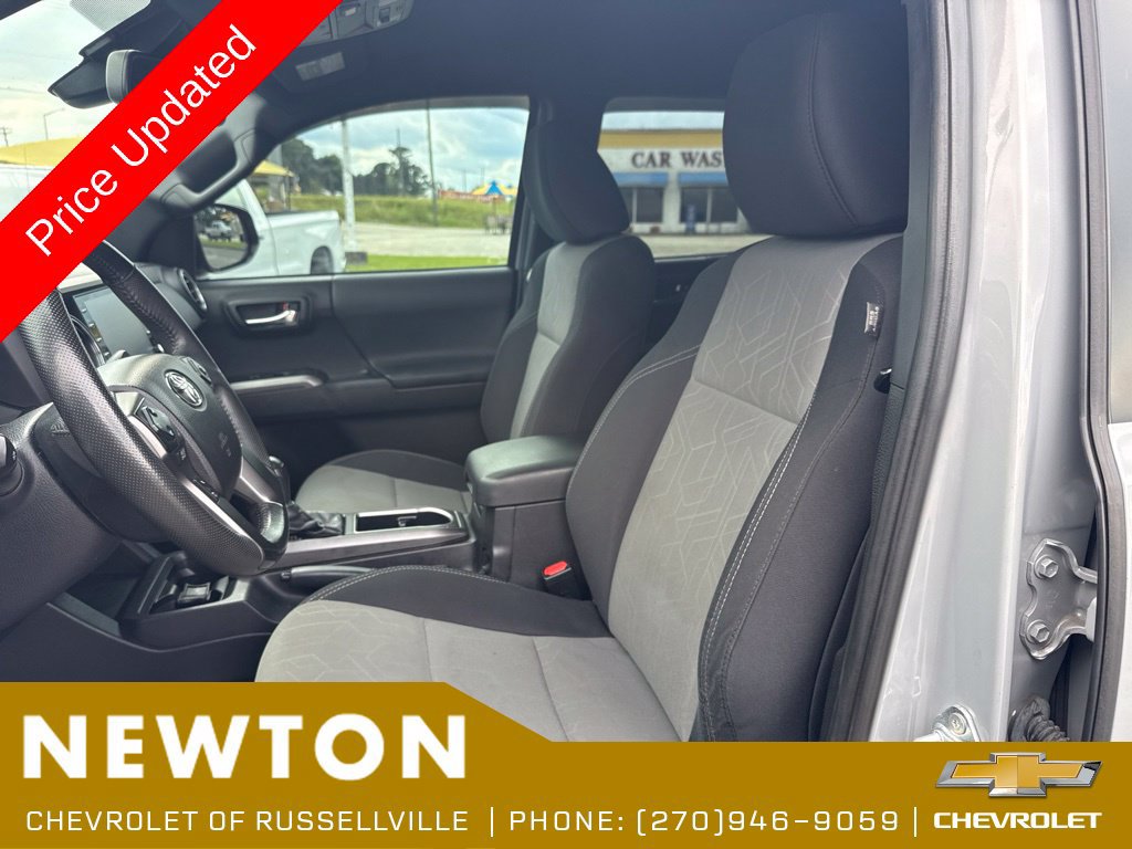 Used 2021 Toyota Tacoma TRD Sport AWD/4WD image 6