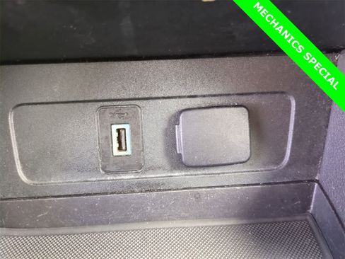 Used 2019 Ford Escape SE image 30