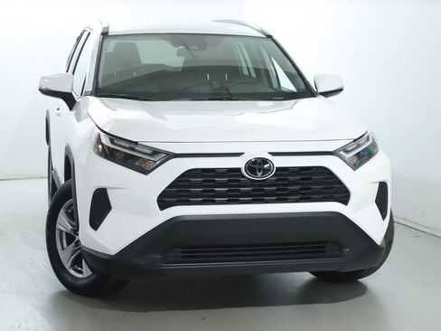 Used 2025 Toyota RAV4 XLE image 2