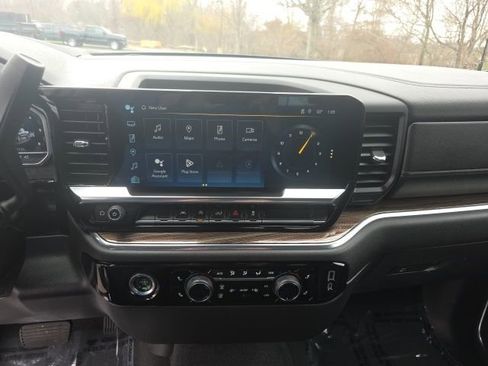 Used 2023 Chevrolet Silverado 1500 LT AWD/4WD image 29