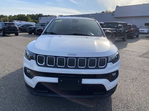 Certified 2022 Jeep Compass Latitude image 9