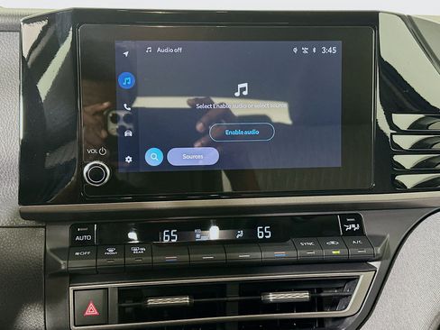 Used 2025 Toyota Camry LE image 24